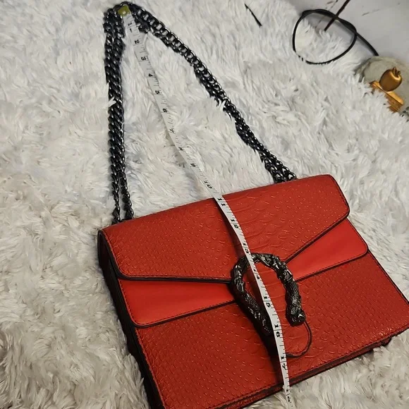 Red Snake Embossed Chain‎ Shoulder Bag Women's Fashion Clutch - Picture 13 of 15